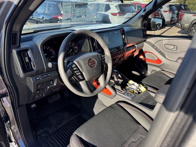 2026 Nissan Frontier PRO-4X photo 2