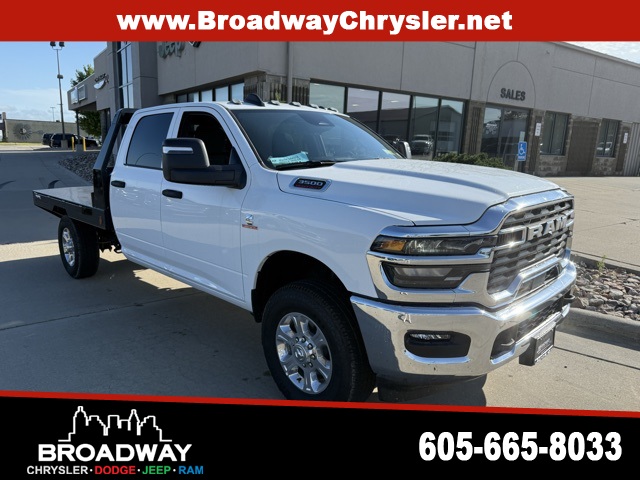 2025 RAM 3500 Chassis Tradesman Crew Cab LB 4WD