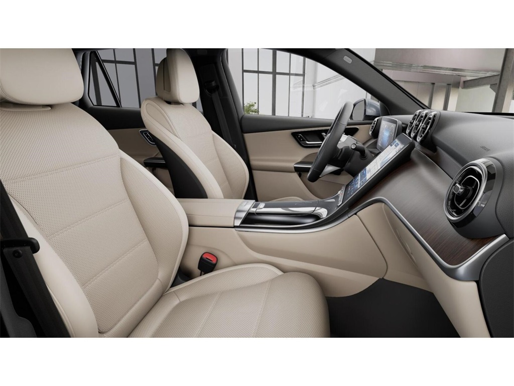 2025 Mercedes Benz GLC 300 4MATIC photo 4