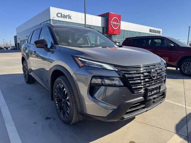 2026 Nissan Rogue SV's photo