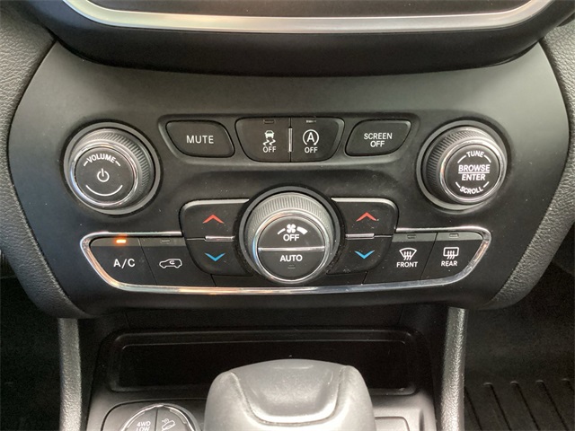 Used Car 2019 Jeep Cherokee  Trailhawk For Sale Under $20,000 In San Antonio, Texas