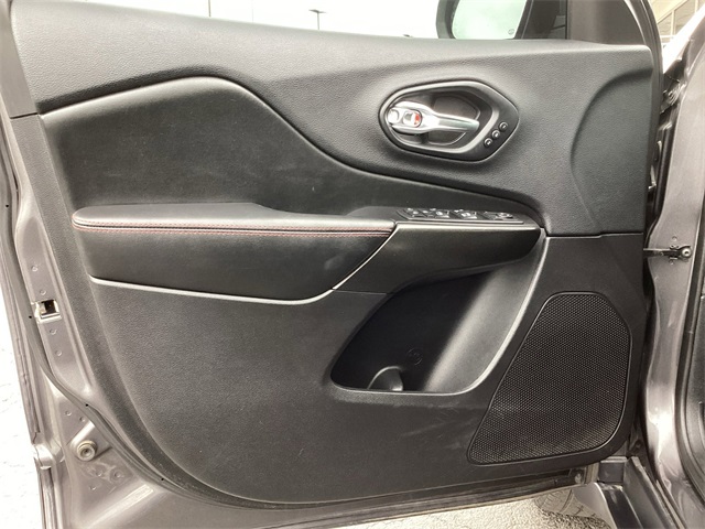 Used Car 2019 Jeep Cherokee  Trailhawk For Sale Under $20,000 In San Antonio, Texas