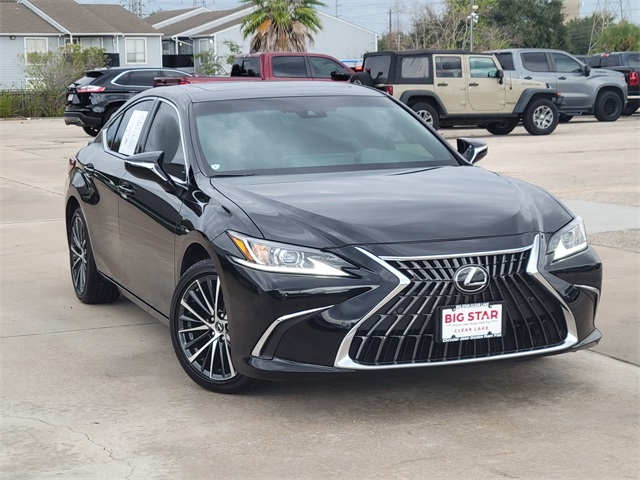 2025 Lexus ES 300h - 1