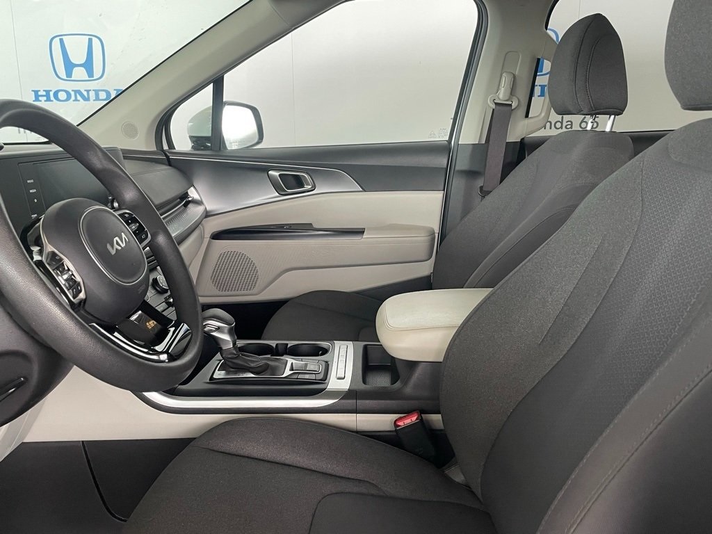 Thumbnail: 2024 Kia Carnival - 11