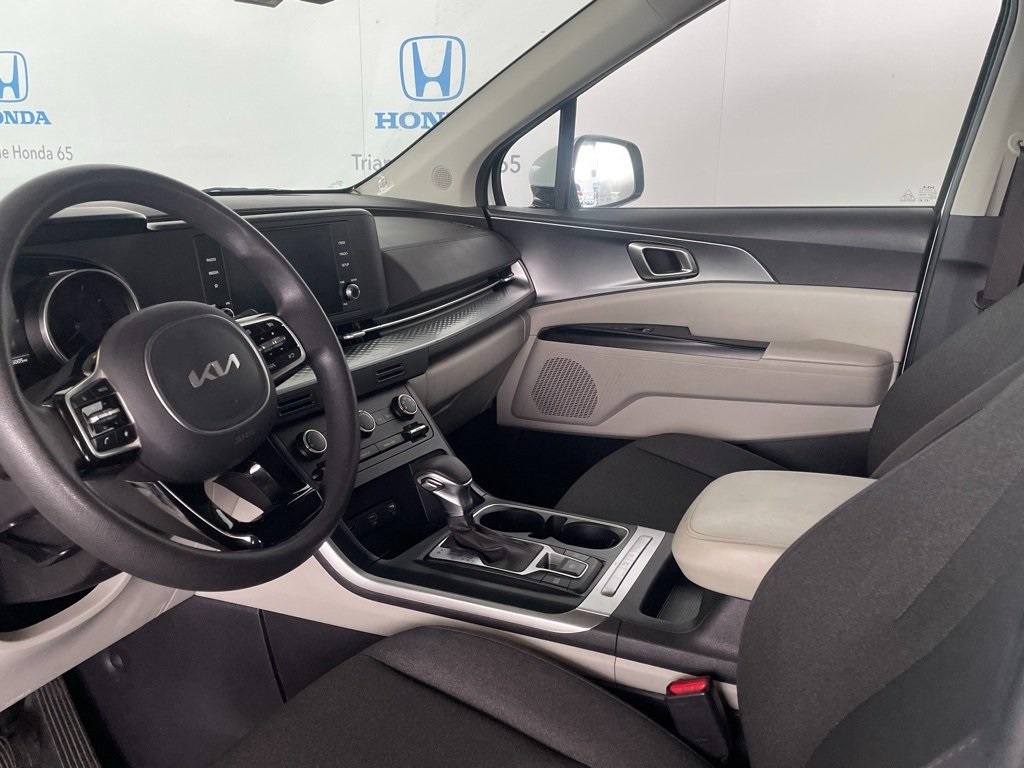 Thumbnail: 2024 Kia Carnival - 12