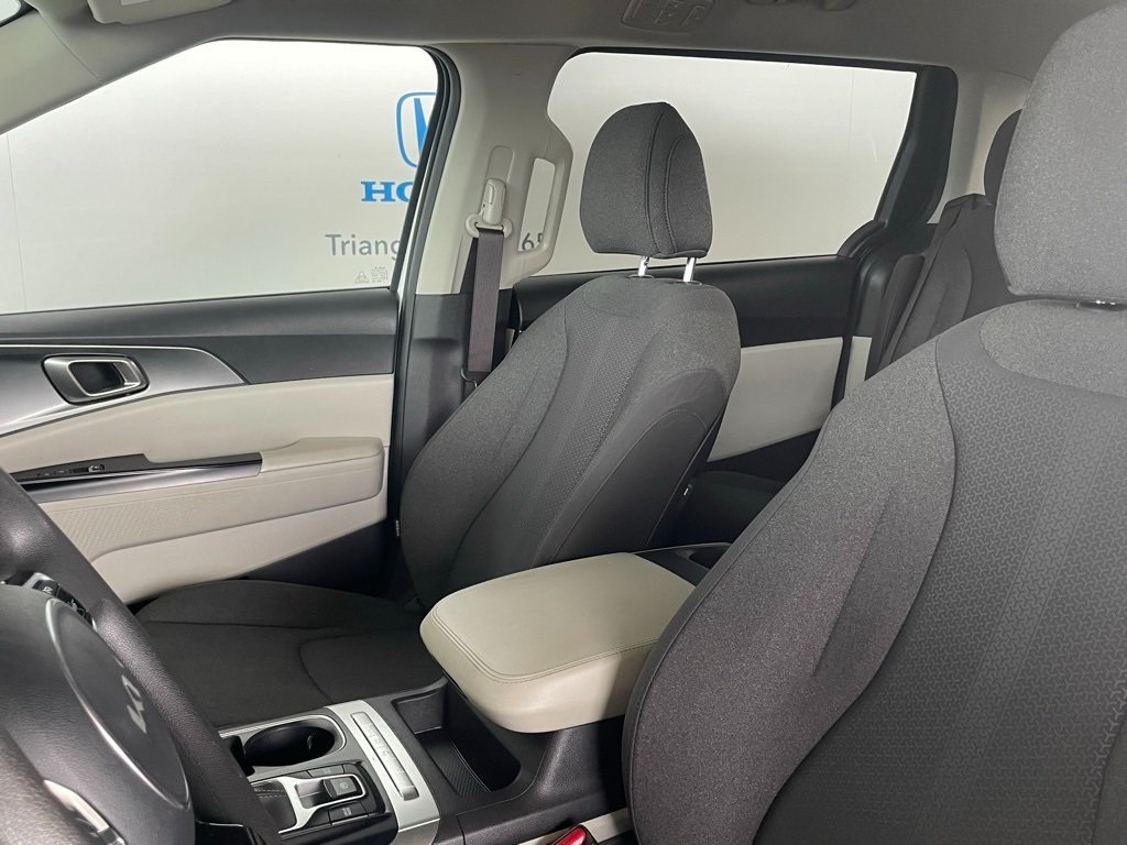 Thumbnail: 2024 Kia Carnival - 13