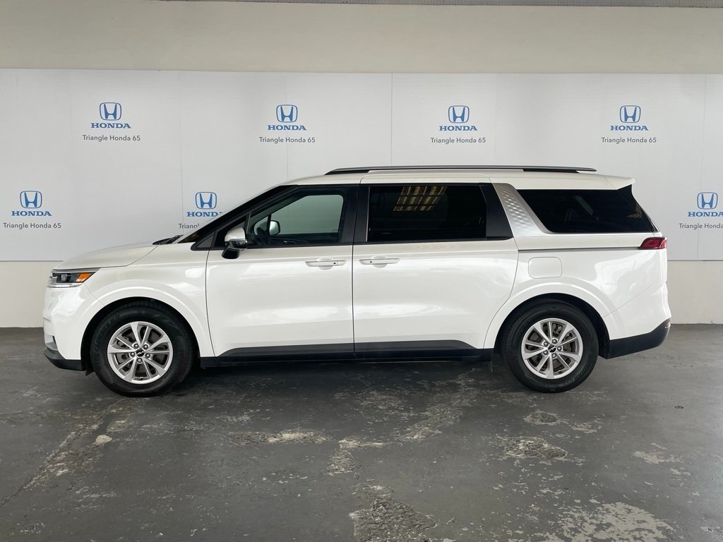 Thumbnail: 2024 Kia Carnival - 3