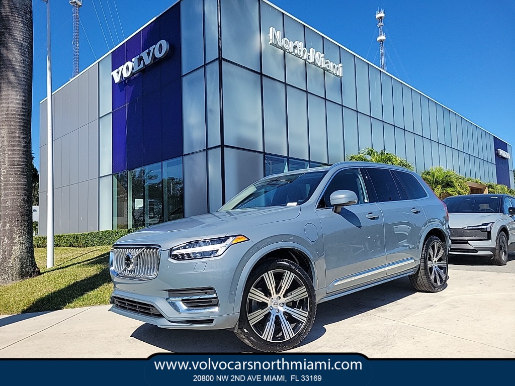 2023 Volvo XC90 Recharge Plug-In Hybrid T8 Plus Bright Theme 7 Passenger