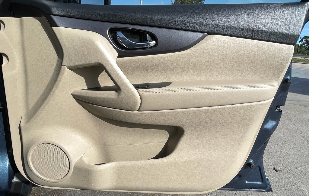 2016 Nissan Rogue S Blue at Autostrade