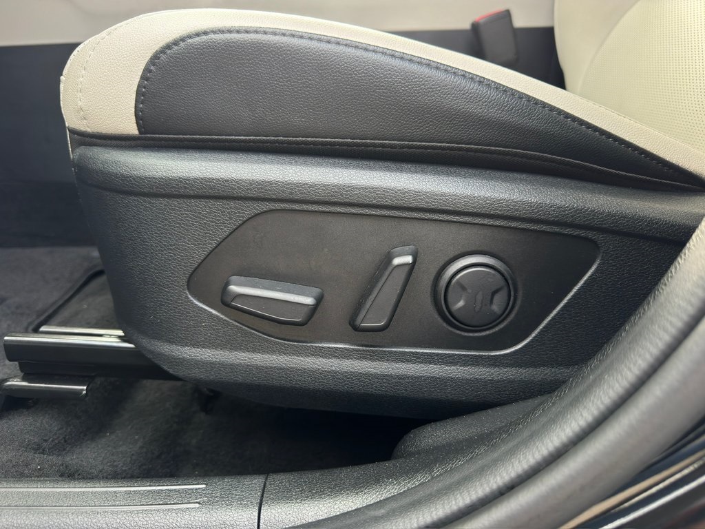 2025 Kia Sportage EX - 8