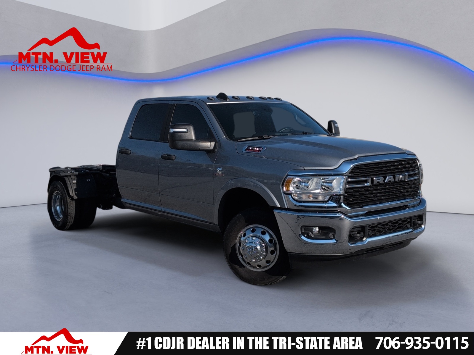 2024 RAM 3500 Chassis SLT Crew Cab LB DRW 4WD