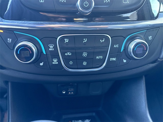 Used Car 2023 Chevrolet Traverse  Premier For Sale Under $40,000 In San Antonio, Texas