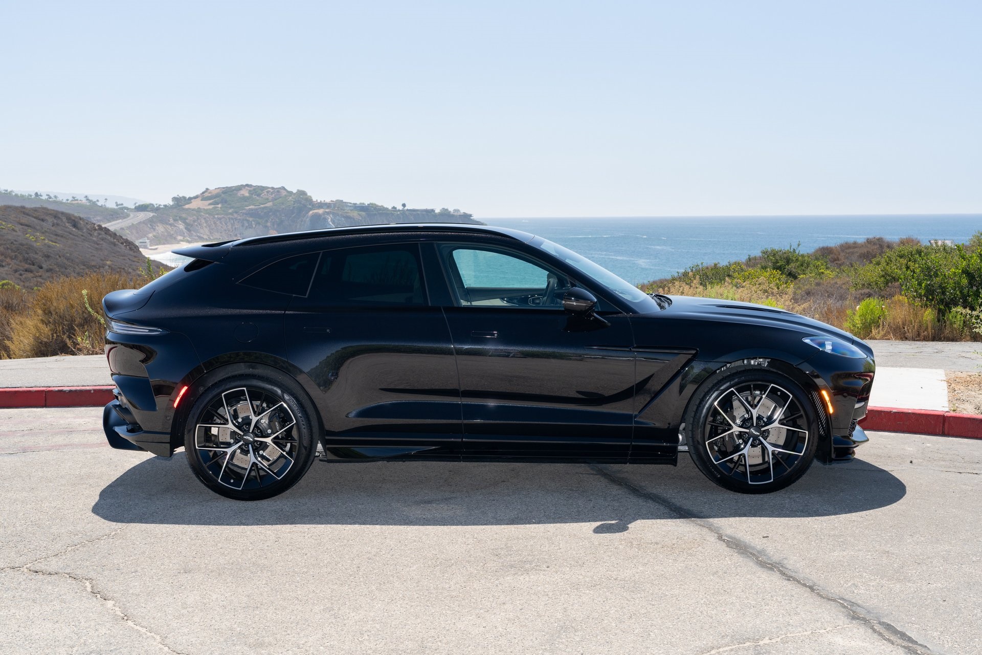 Aston Martin 2025 DBX 707