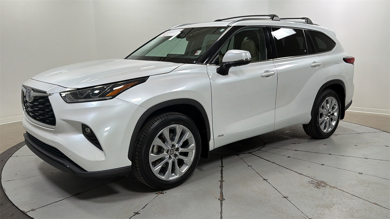 2022 Toyota Highlander Hybrid Limited AWD