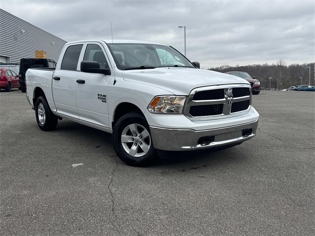 2022 RAM 1500 Classic SLT Crew Cab 4WD