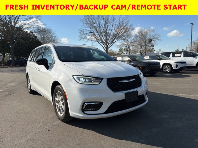 2025 Chrysler Pacifica Select FWD