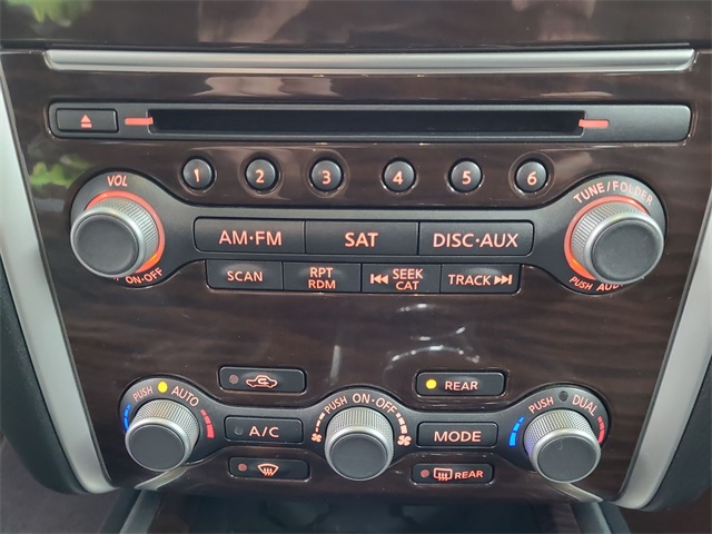 2015 – Nissan – Pathfinder