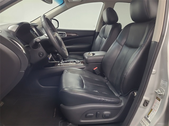 2015 – Nissan – Pathfinder