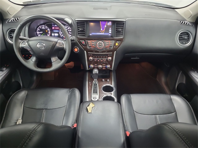 2015 – Nissan – Pathfinder