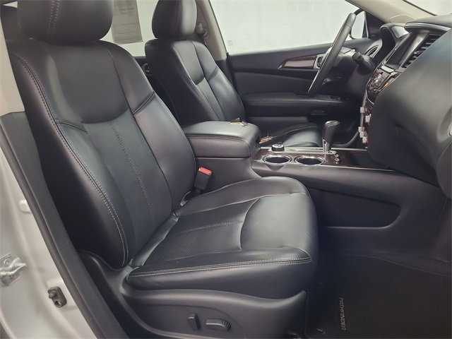 2015 – Nissan – Pathfinder