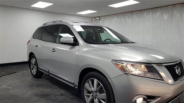 2015 – Nissan – Pathfinder
