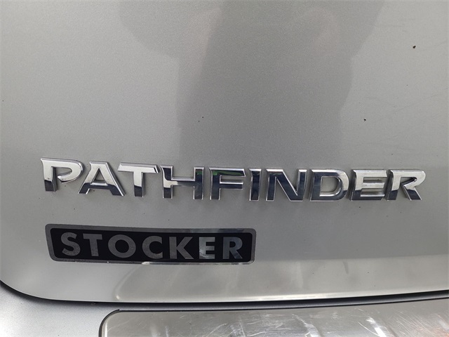 2015 – Nissan – Pathfinder