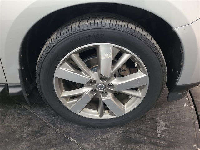2015 – Nissan – Pathfinder