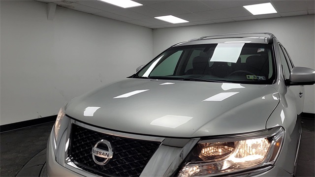 2015 – Nissan – Pathfinder