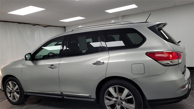 2015 – Nissan – Pathfinder