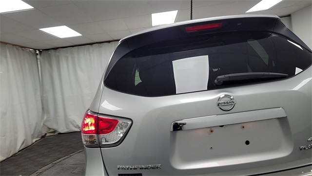 2015 – Nissan – Pathfinder