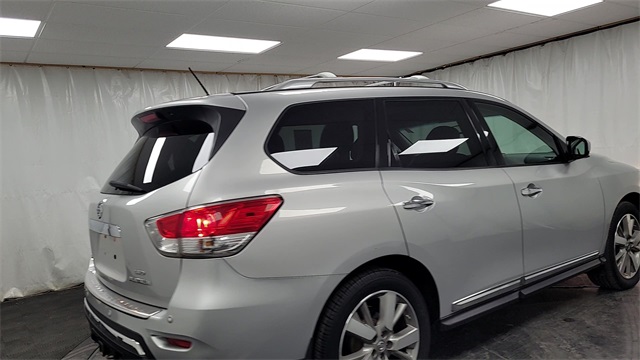 2015 – Nissan – Pathfinder