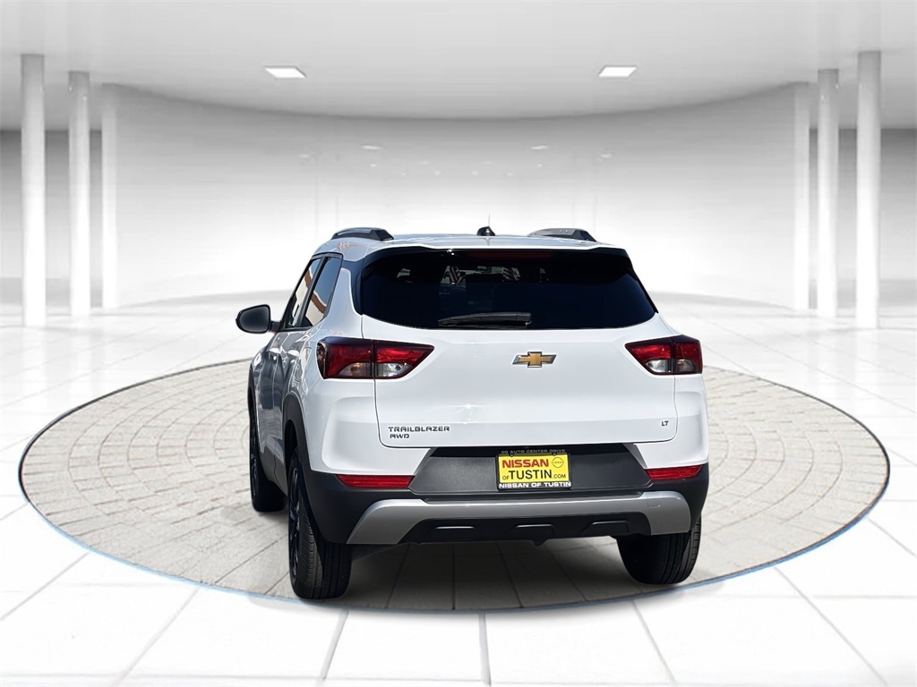 2023 Chevrolet Trailblazer LT photo 2
