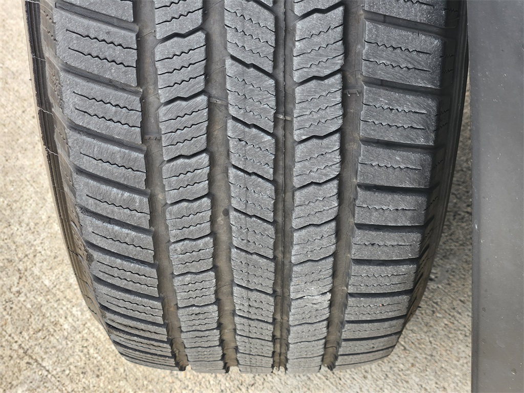 2015 Toyota Highlander XLE V6 White at Community Toyota