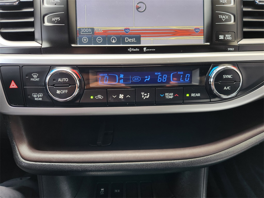 2015 Toyota Highlander XLE V6 White at Community Toyota