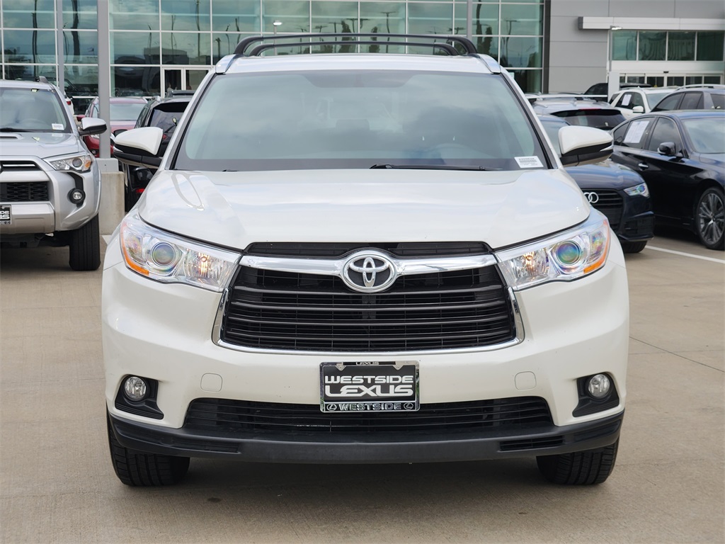 2015 Toyota Highlander XLE V6 White at Community Toyota
