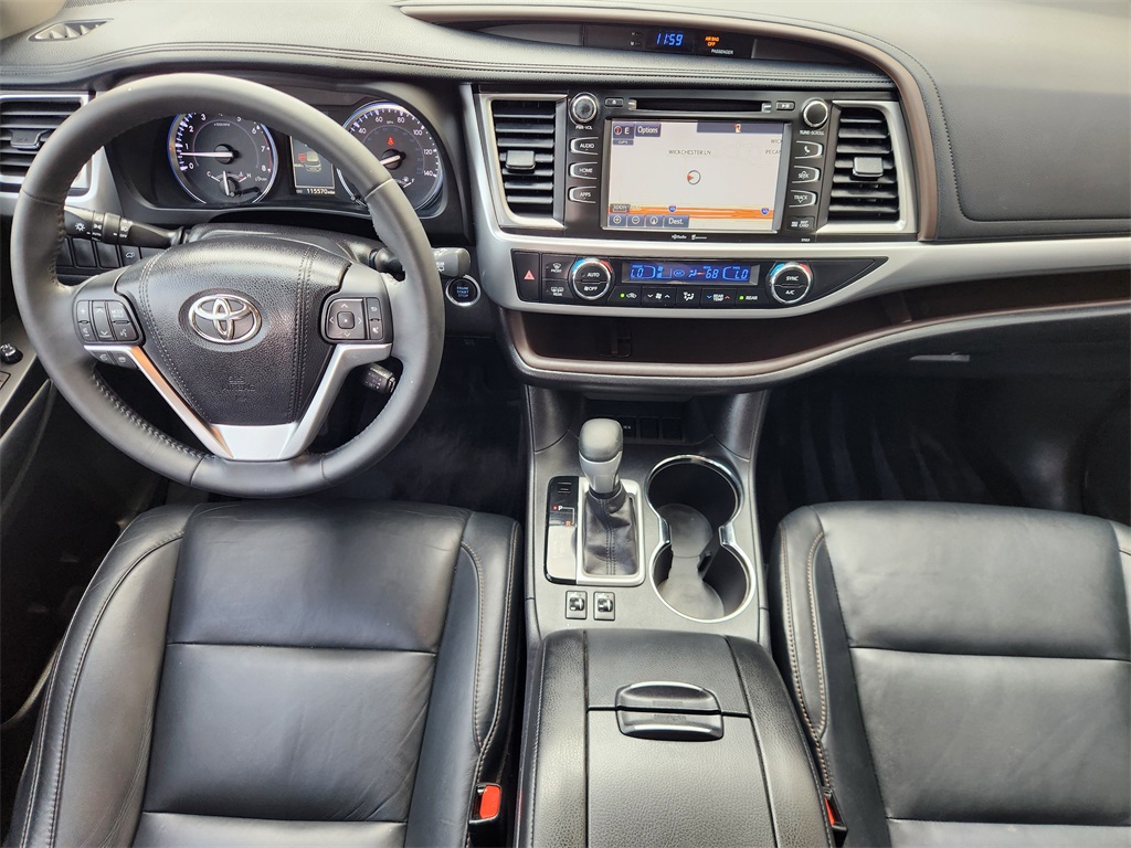 2015 Toyota Highlander XLE V6 White at Community Toyota