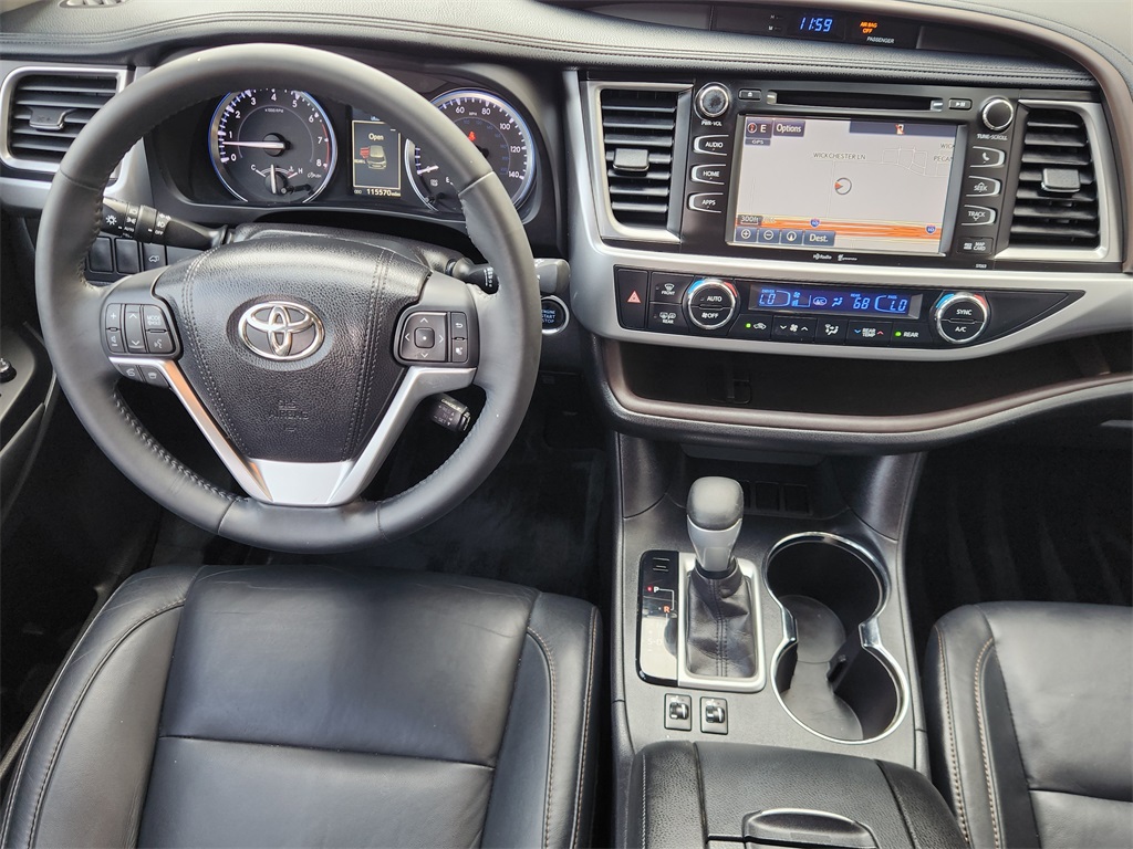 2015 Toyota Highlander XLE V6 White at Community Toyota