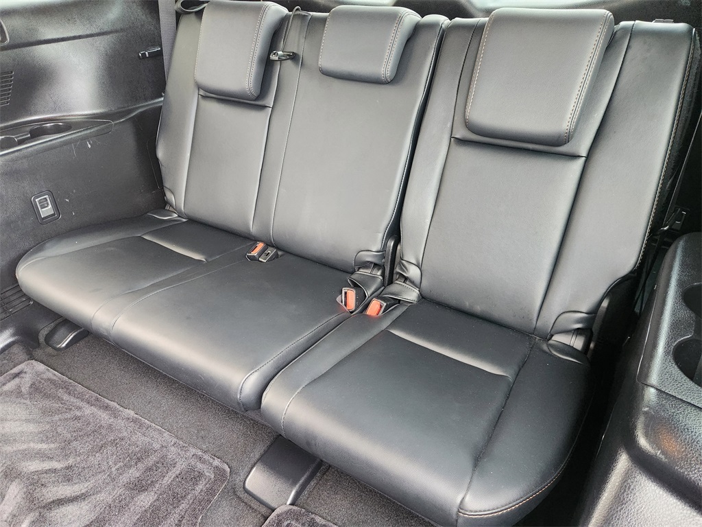 2015 Toyota Highlander XLE V6 White at Community Toyota