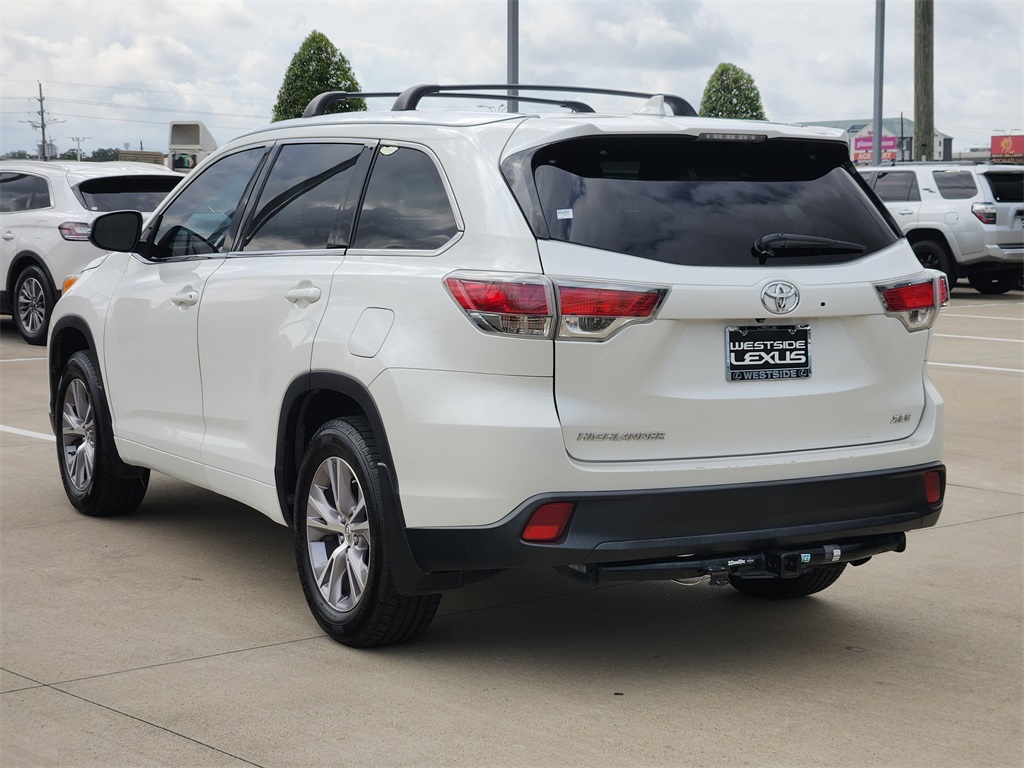 2015 Toyota Highlander XLE V6 White at Community Toyota