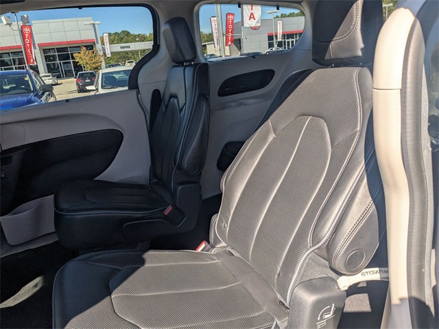 2018 Chrysler Pacifica Limited Silver at Superior Kia