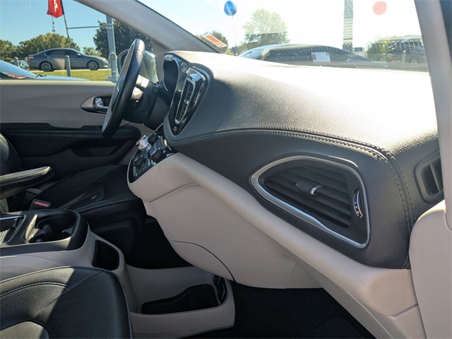 2018 Chrysler Pacifica Limited Silver at Superior Kia
