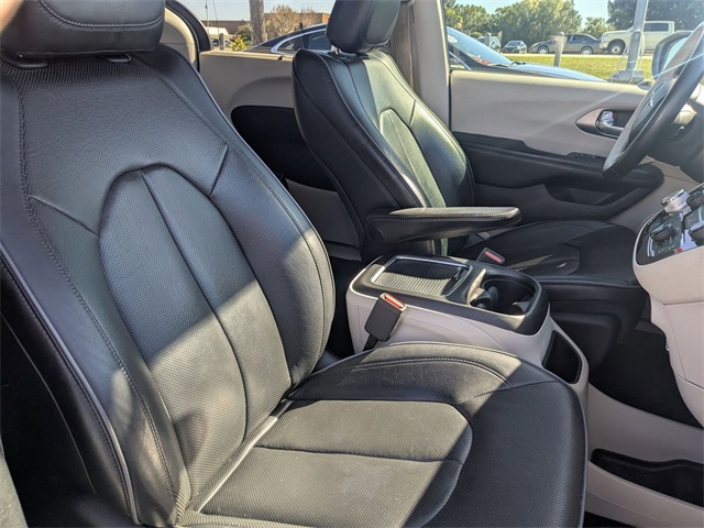 2018 Chrysler Pacifica Limited Silver at Superior Kia