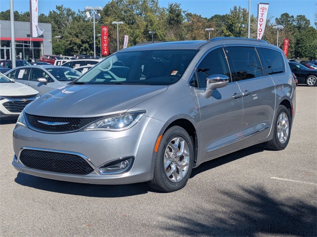 2018 Chrysler Pacifica Limited Silver at Superior Kia