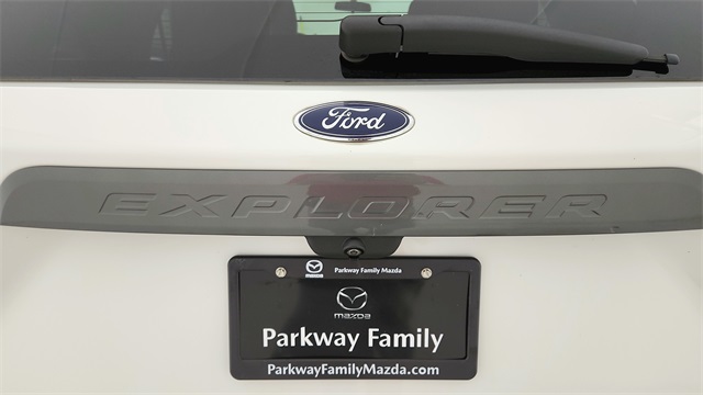 2022 Ford Explorer XLT White at Tom Peacock Cadillac