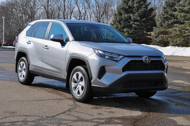 2025 Toyota RAV4 LE FWD