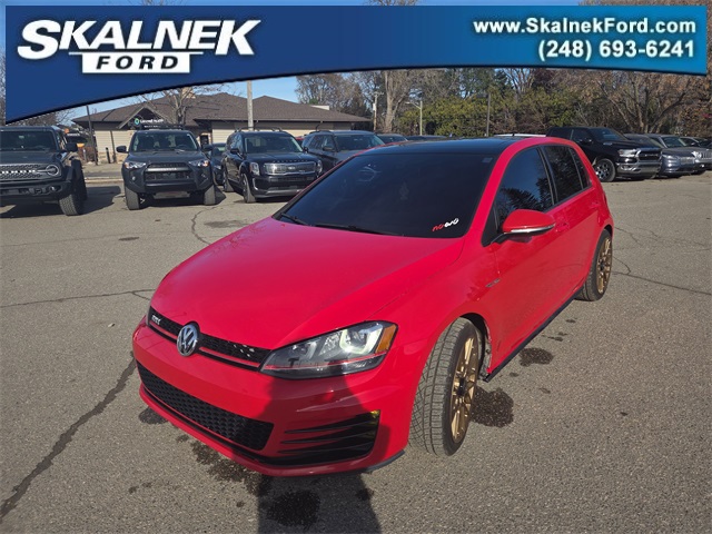 2016 Volkswagen Golf GTI 2.0T SE 4-Door FWD
