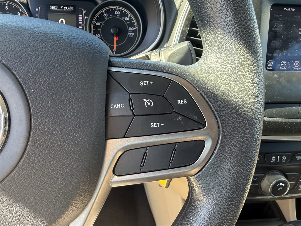 2021 Jeep Cherokee Latitude White at Legacy Ford