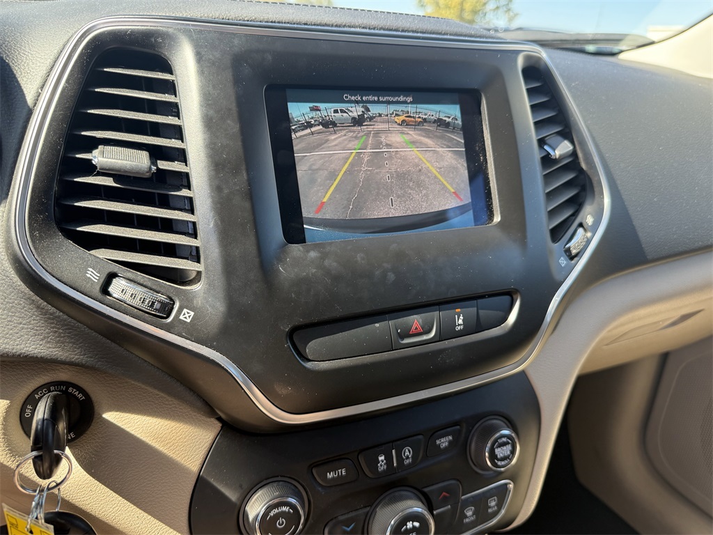 2021 Jeep Cherokee Latitude White at Legacy Ford
