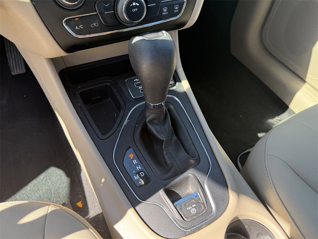 2021 Jeep Cherokee Latitude White at Legacy Ford