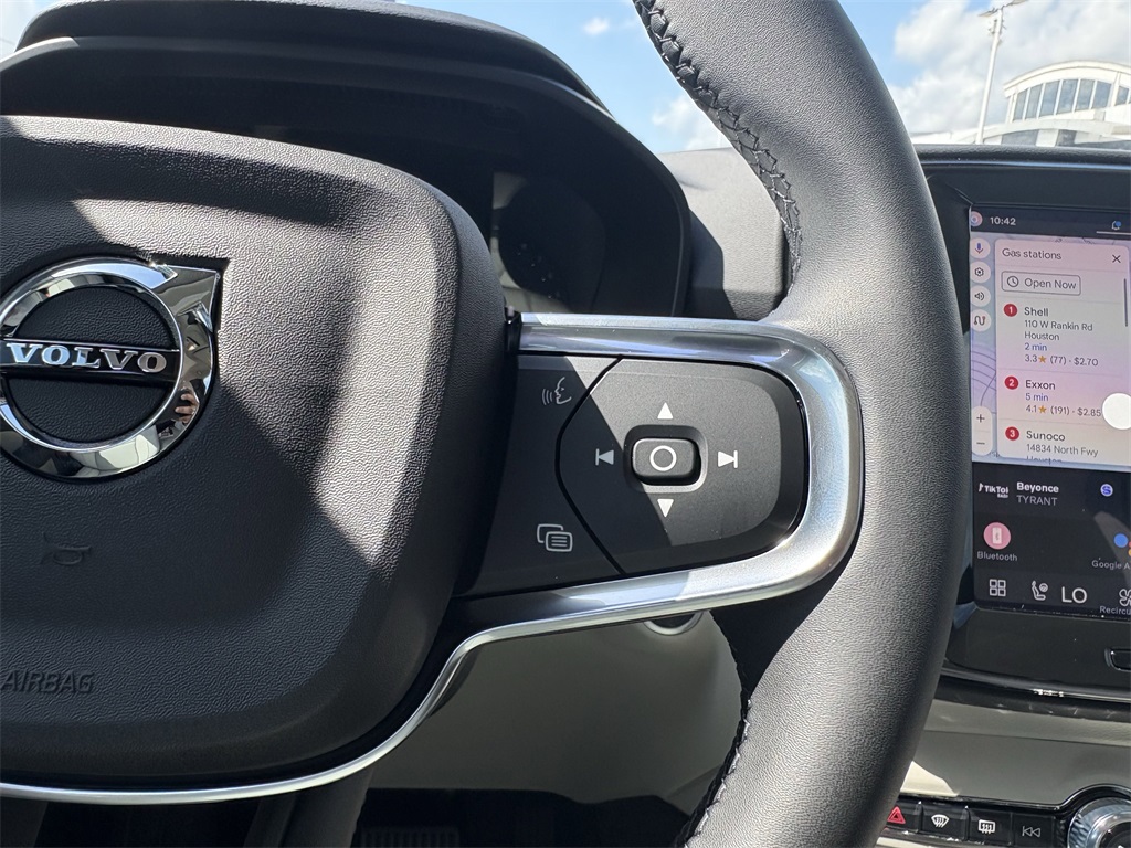 2026 Volvo XC40 B5 AWD PLUS White at Ultimate Motorsports